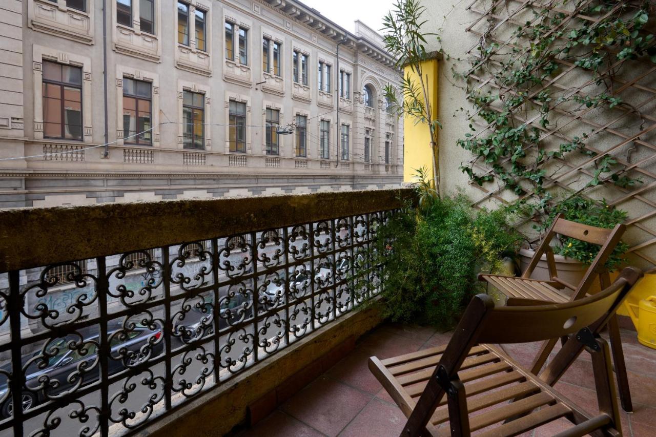 Artist Nadia'S Apartment In Porta Vercellina Мілан Екстер'єр фото